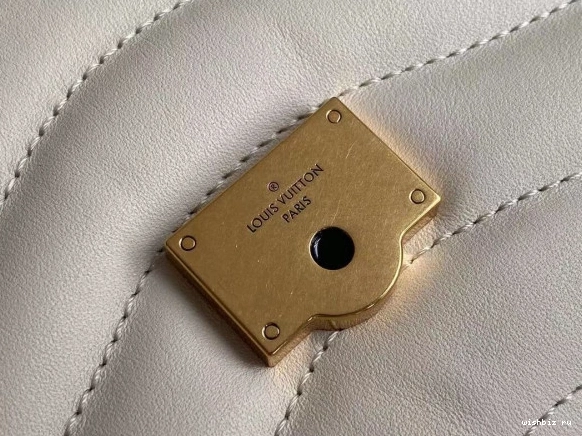 WIS NEW WAVE CHAIN VUITTON LOUIS BAG 1118